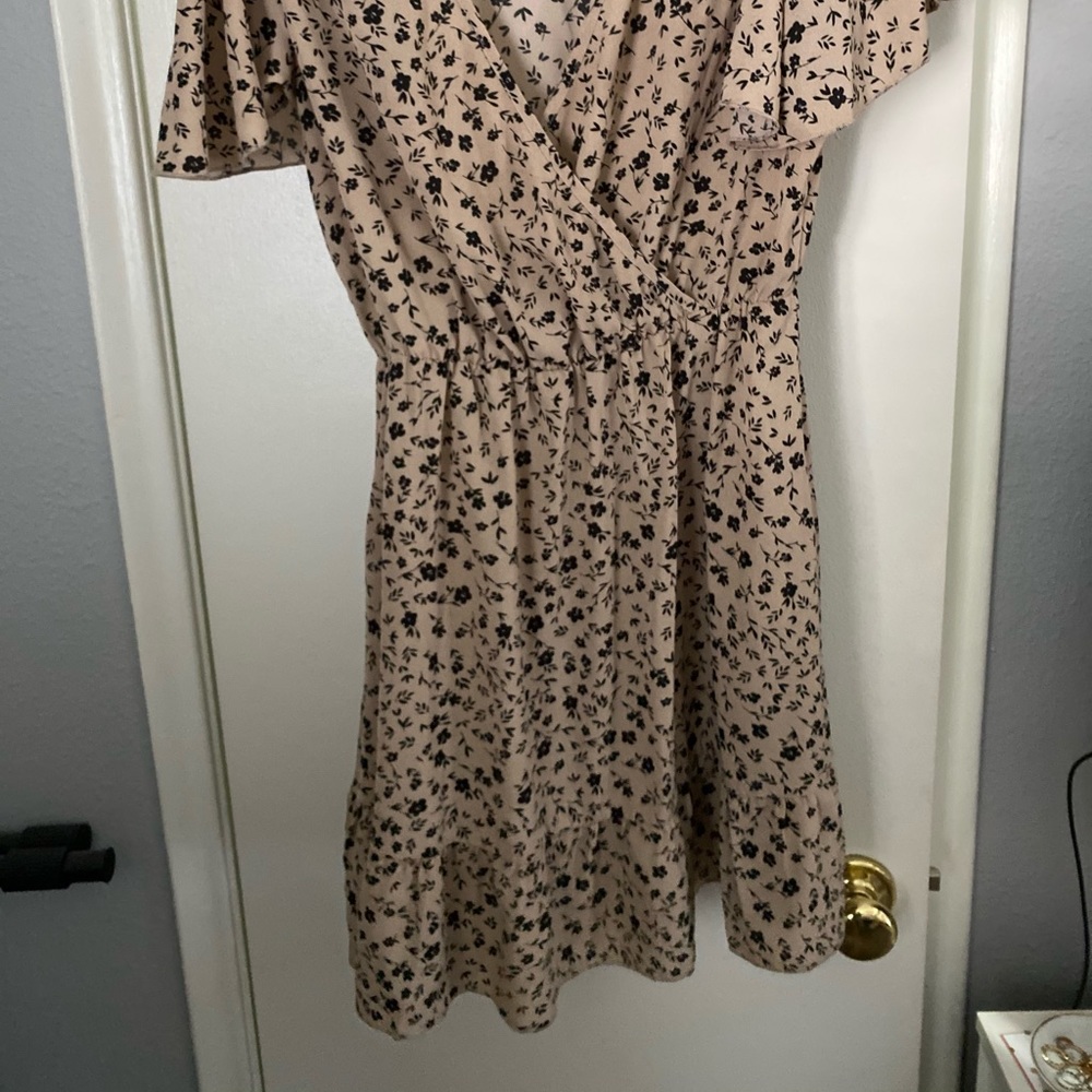 Dress - Picture 3 of 3